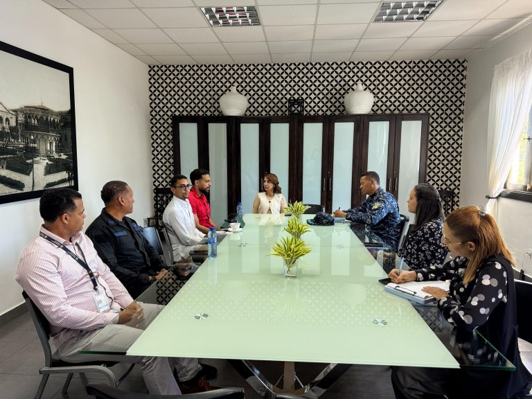 Gobernación de Puerto Plata coordina acciones para atender niños en condición de calle