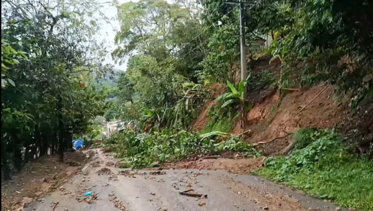 Joba Arriba queda incomunicada tras derrumbes masivos; deslizamientos bloquean vía hacia Gaspar Hernández