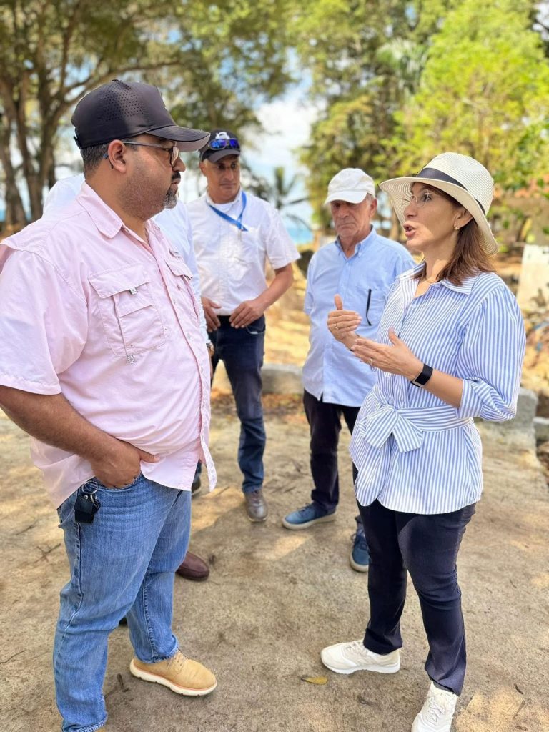 INDRHI inspecciona Playa Chiquita ante reiteradas inundaciones