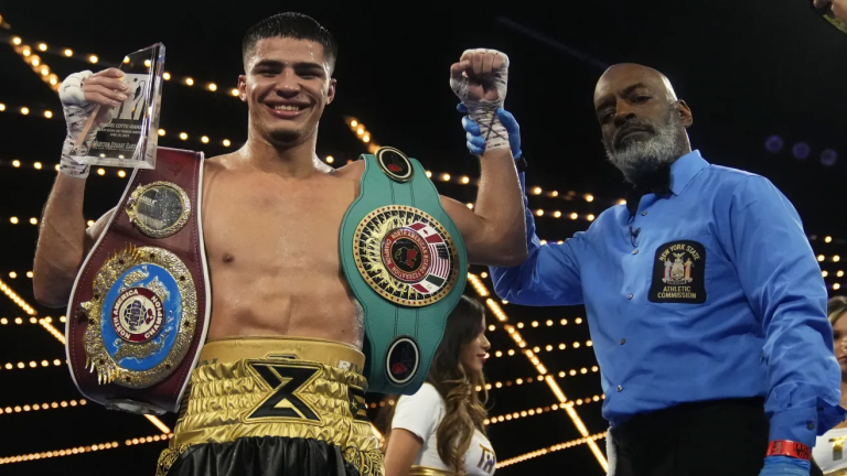 Xander Zayas se consagra campeón y hace historia en Puerto Rico tras derrotar a Abass Baraoup
