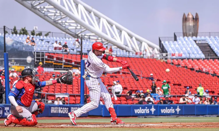 Romero llevó a los Leones a registrar marca de 2-0