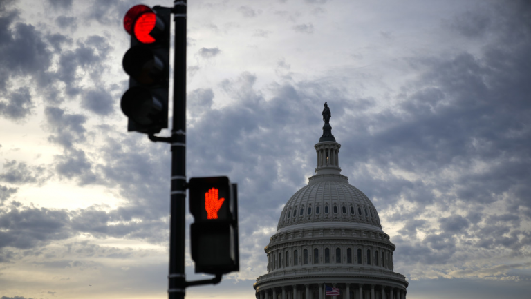 Cámara de Representantes de EEUU aprueba proyecto de ley para evitar el cierre del Gobierno