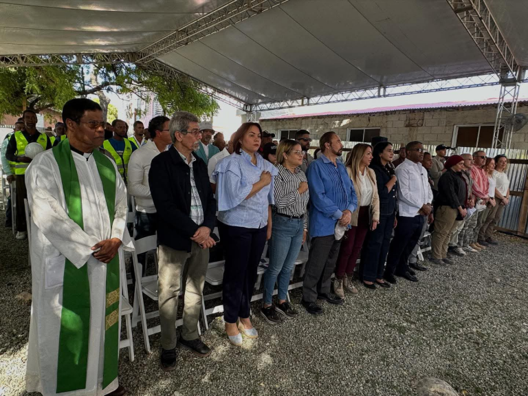 Gobernación de Azua respalda trabajos arqueológicos para localizar los restos del cacique Enriquillo