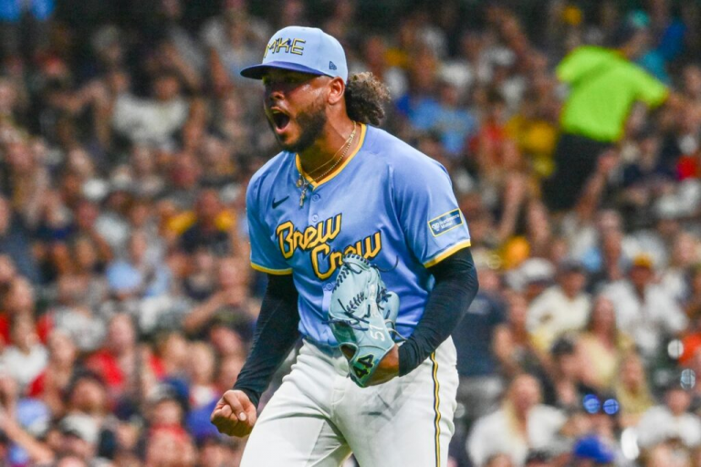 Freddy Peralta decide no vestir el uniforme de RD en el Clásico Mundial