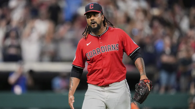 Dominicano Emmanuel Clase habría amañado lanzamientos en 48 juegos en fraudes de apuestas de MLB