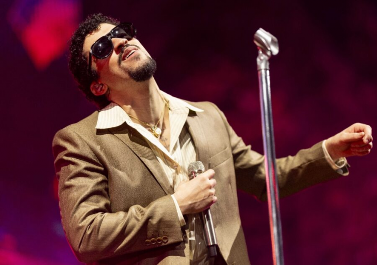 Bad Bunny se "bañará" en dinero en El Super Bowl