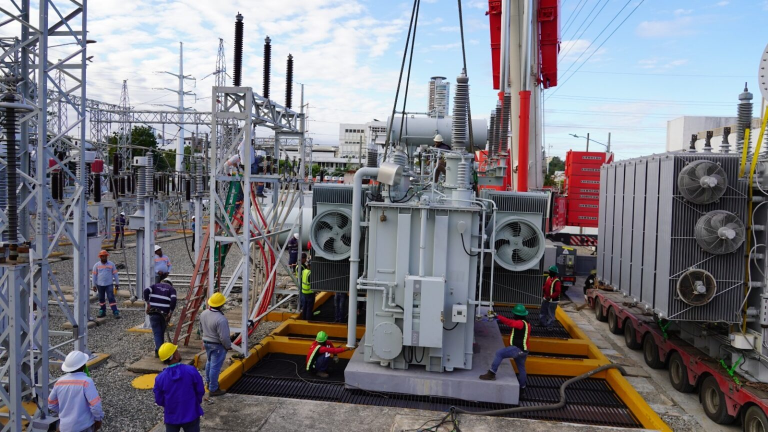 Edesur instala transformador en subestación Matadero del Distrito Nacional