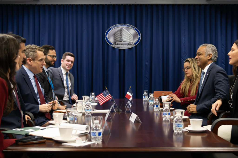 RD y EE. UU. refuerzan alianza en energía, hidrocarburos y minerales críticos