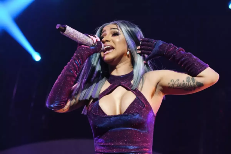 Cardi B elogia a Bad Bunny por su próximo show en el Super Bowl y habla de su nueva gira