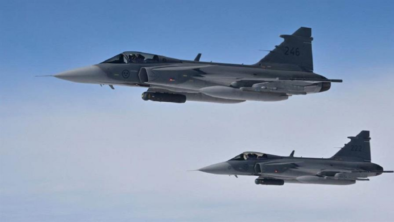 Suecia enviará aviones de combate a sobrevolar Groenlandia