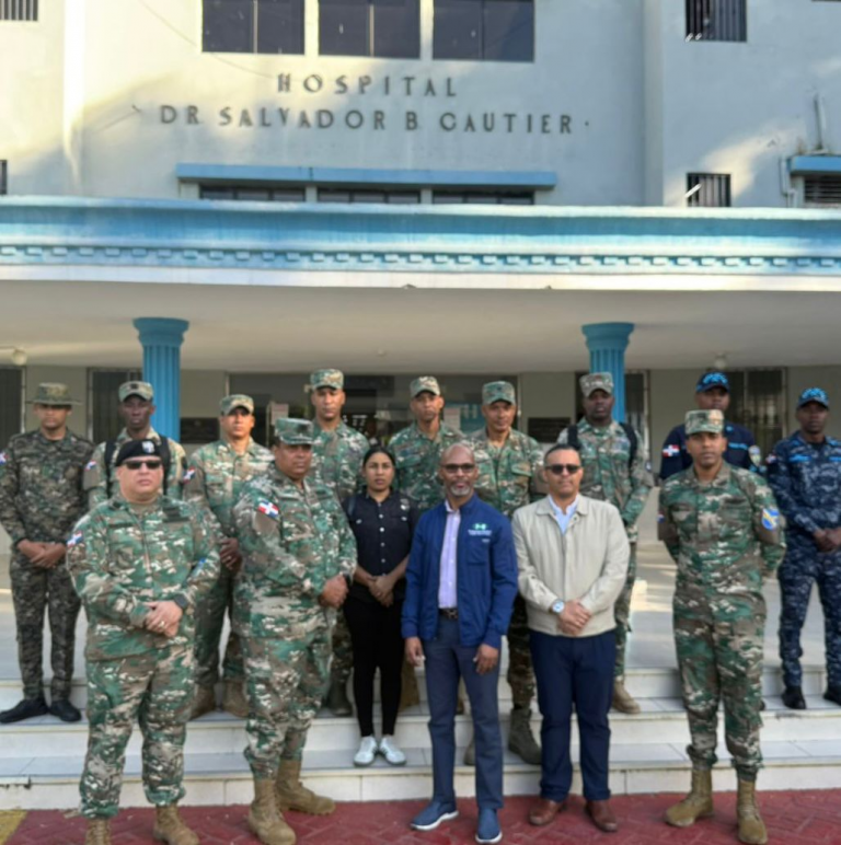 SNS reintegra agentes de seguridad para reforzar servicios en centros de salud