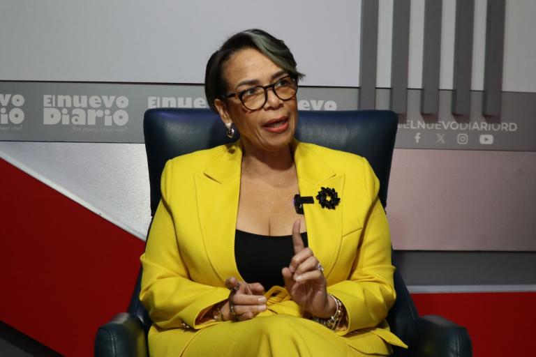 Alexanda Hichez: “Aquí cada 13 horas se suicida alguien”; dice urge crear un departamento de prevención