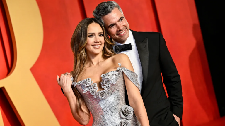 Jessica Alba y Cash Warren oficializan su divorcio tras millonario acuerdo