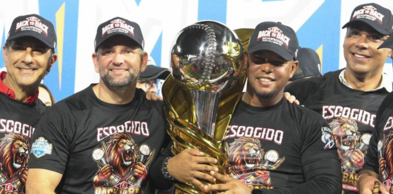 Leones del Escogido festejan 105 años en béisbol invernal