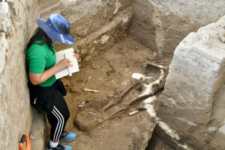 Hallan 13 osamentas en excavaciones del proyecto “Tras los restos del cacique Enriquillo” en Pueblo Viejo, Azua