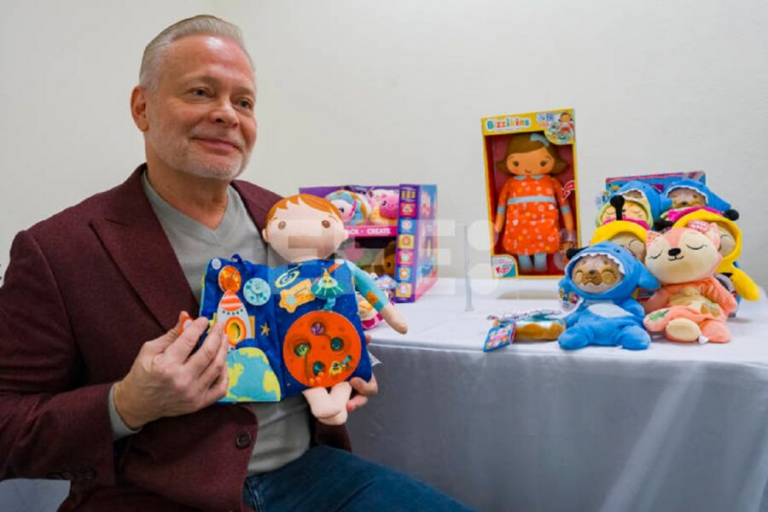 Adultos que compran juguetes para sí mismos: el fenómeno "kidult" conquista Nueva York