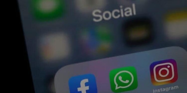 Indonesia prohibirá redes sociales a menores de 13 años desde marzo
