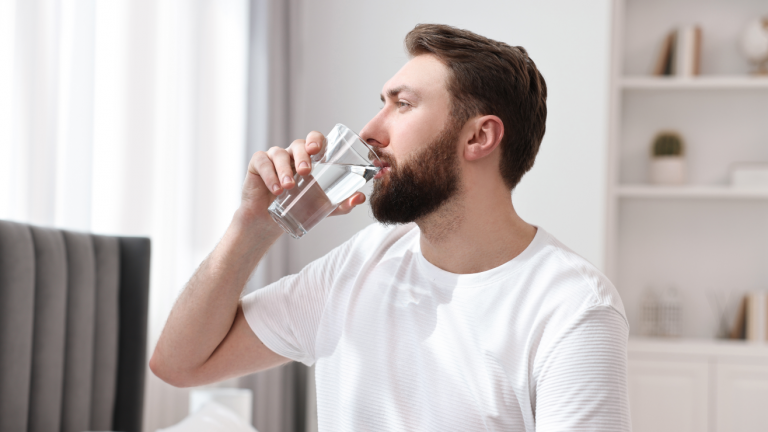 Cuántos vasos de agua debes tomar al día para cuidar la presión arterial
