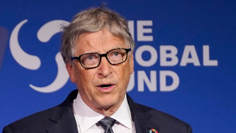 Bill Gates admite amoríos y llama “gran error” su vínculo con Epstein