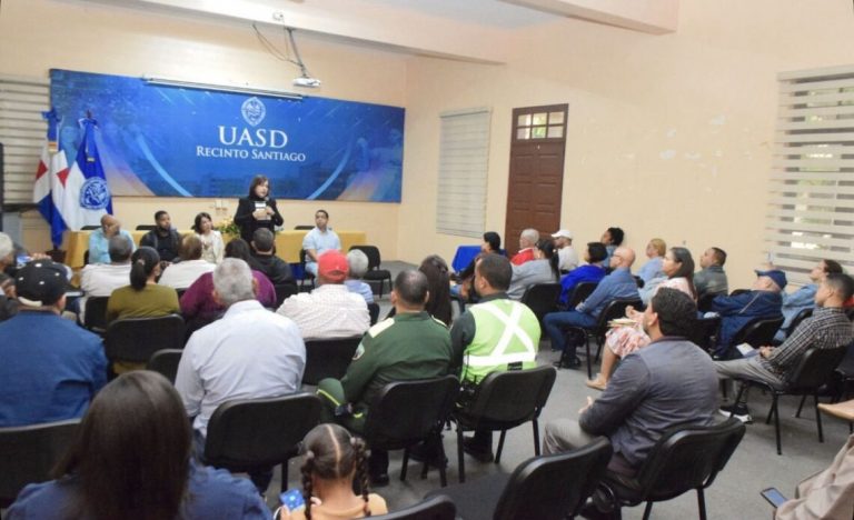 Inician capacitación de líderes comunitarios en Santiago para fortalecer juntas de vecinos