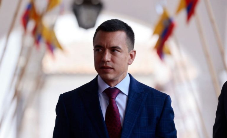 Noboa responde a Petro: niega bombardeos en Colombia y defiende operaciones en Ecuador