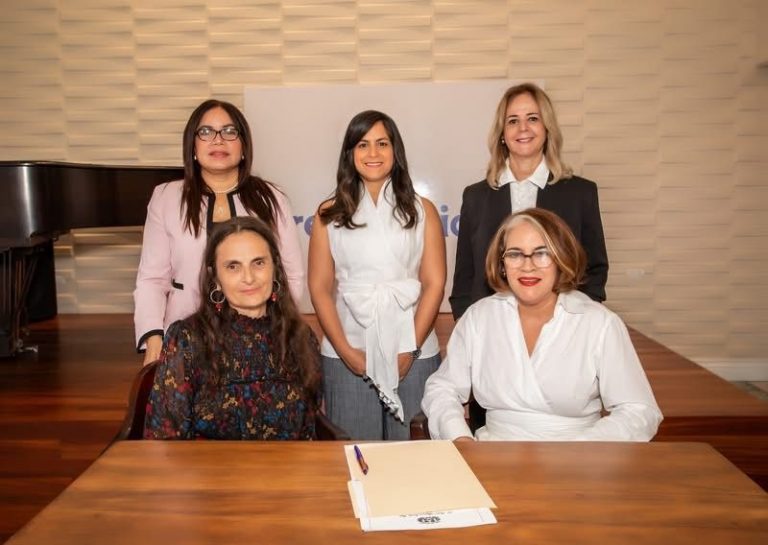 Puerto Plata recibe donación de más de 70 piezas arqueológicas taínas y europeas