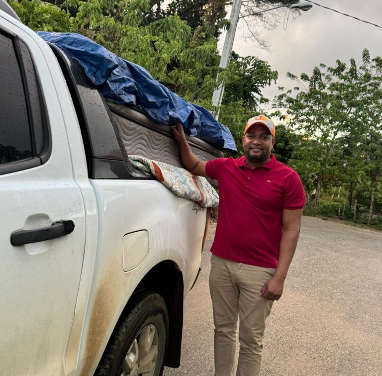 Odarby Juma entrega ayudas a damnificados en Gaspar Hernández