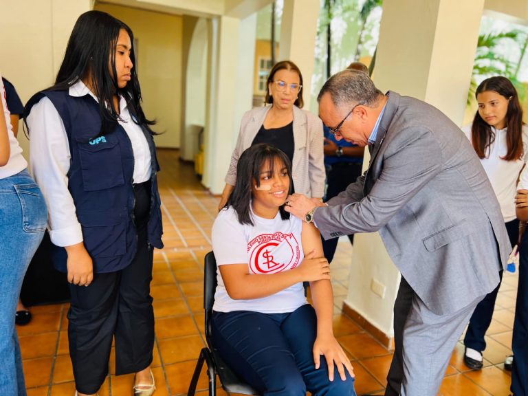 Salud Pública en Puerto Plata presenta vacuna contra el VPH incorporada al Esquema Nacional de Vacunación
