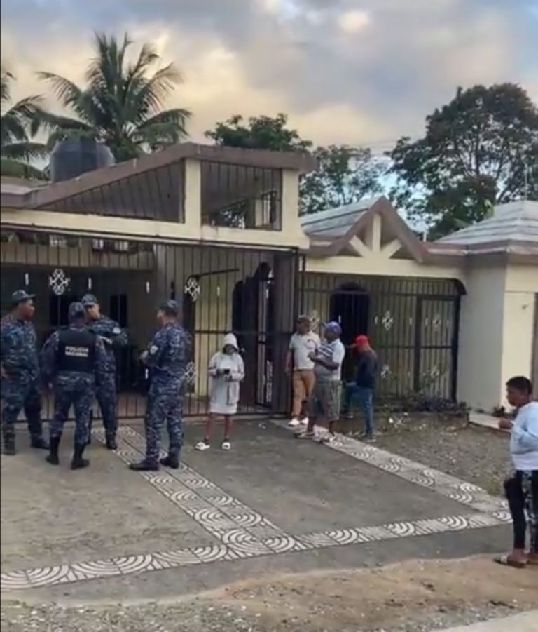 Mujer muere tras ser baleada por su exesposo, quien luego se quitó la vida en fantino