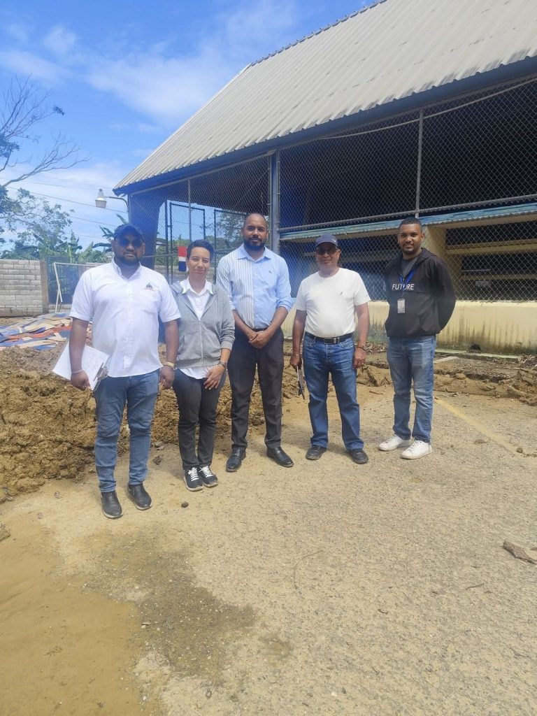 Ministerio de Deportes evalúa daños en instalaciones deportivas de Gaspar Hernández tras inundaciones