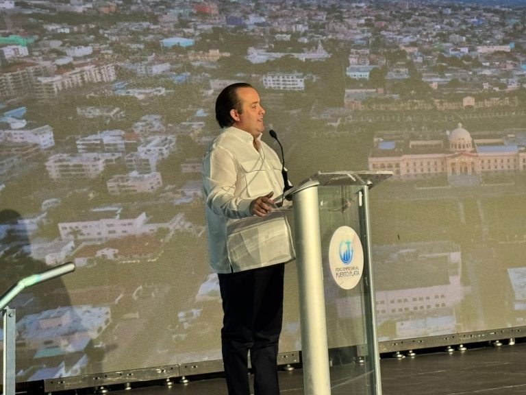 Foro empresarial Puerto Plata inicia a casa llena con participación de José Ignacio Paliza
