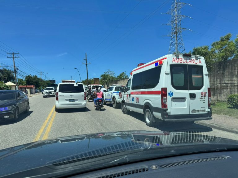 Accidente deja al menos dos heridos cerca de la entrada de San Marcos, en Puerto Plata