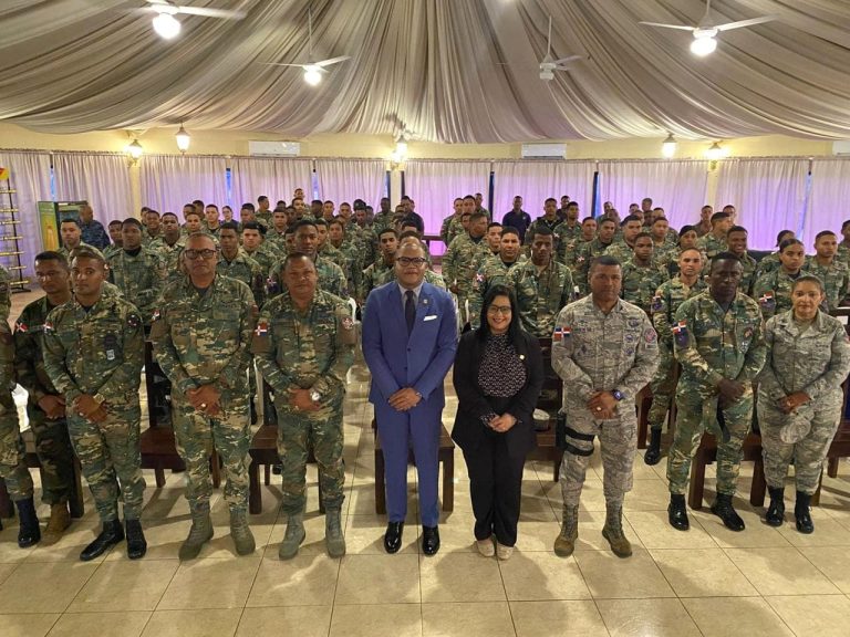 FARD recibe charla sobre prevención de violencia de género y delitos sexuales en Puerto Plata