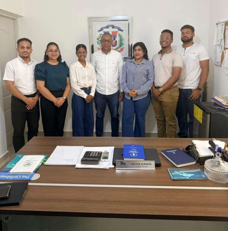 Alcalde Héctor Almonte impulsa creación de Asociación de Estudiantes Universitarios en Montellano