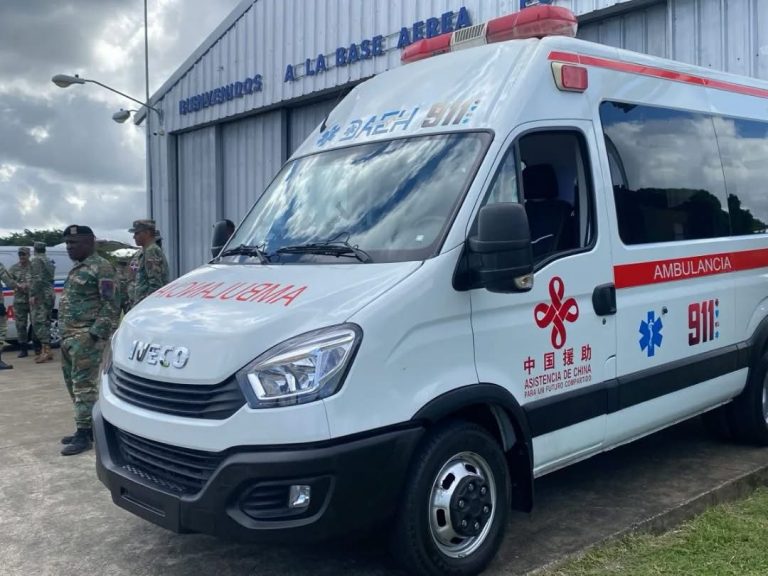 FARD refuerza capacidad de respuesta en Puerto Plata con dos nuevas ambulancias