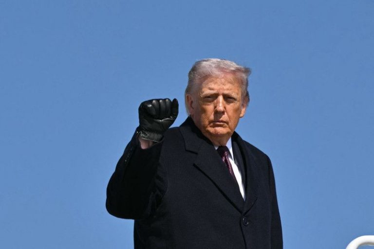 Trump llama “estrecho de Trump” al Ormuz en medio de tensión con Irán y dispara debate global