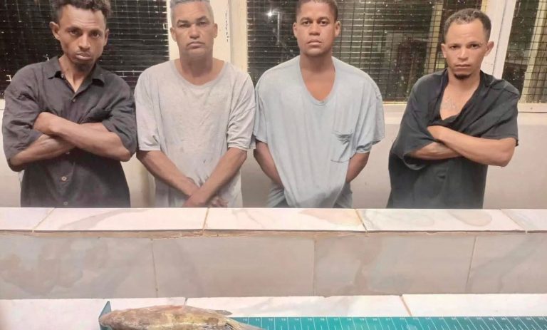 Pescadores de Montecristi son detenidos en aguas de Grand Turk tras desviarse por mal tiempo