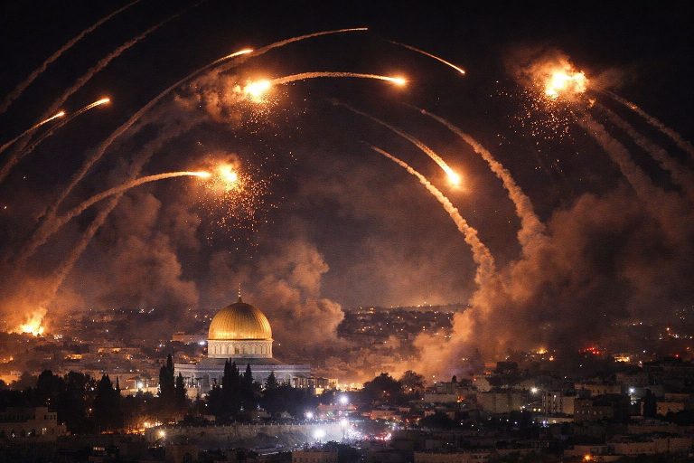 Irán lanza cuatro andanadas de ataques sobre Jerusalén en poco más de una hora