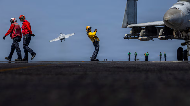 Estados Unidos comienza a ejecutar plan para liberar el estrecho de Ormuz
