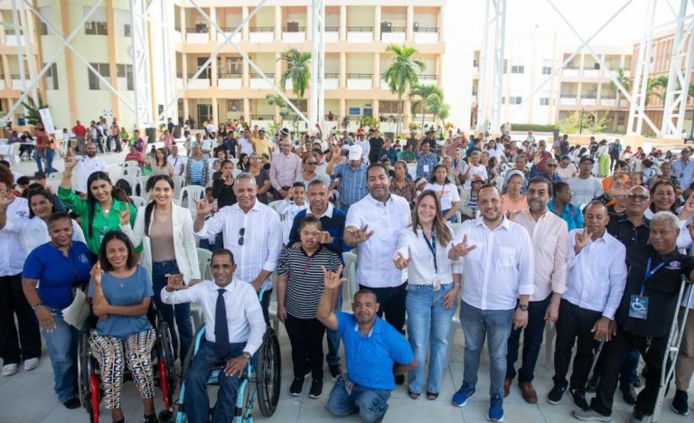 CONADIS realiza jornada y asiste a personas con discapacidad en San Francisco de Macorís