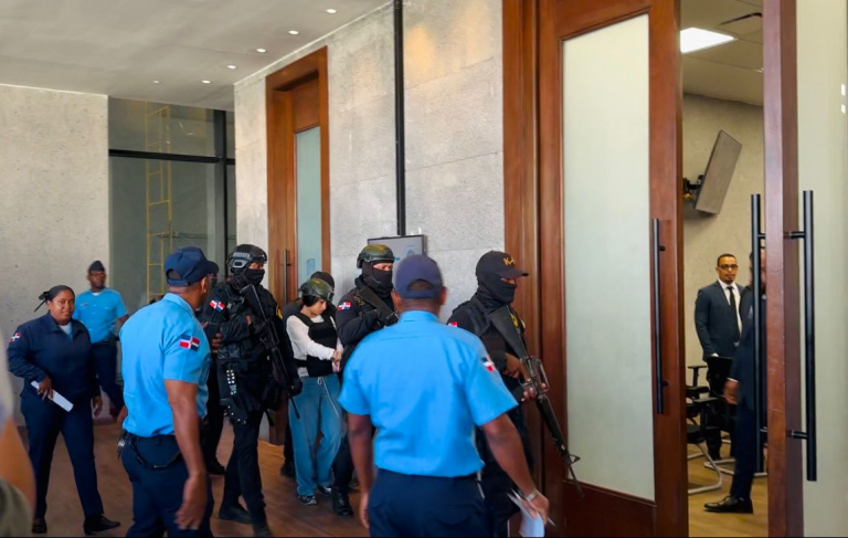 Inicia audiencia de conocimiento de medida de coerción contra Yailin La Más Viral