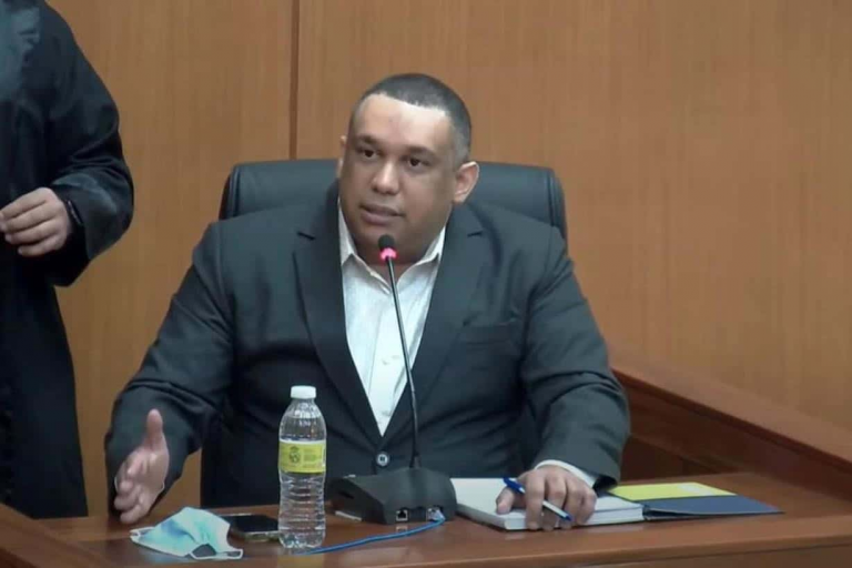 El mayor Raúl Girón, quien "cantó" en caso Coral 5G, pide no decomisarle casi 8 millones de pesos