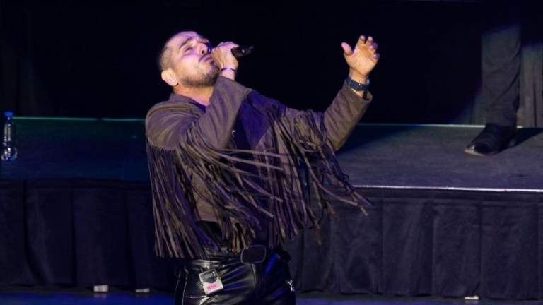 "Fue encontrado sin vida en su mansión": la verdad detrás de la supuesta muerte del cantante Espinoza Paz