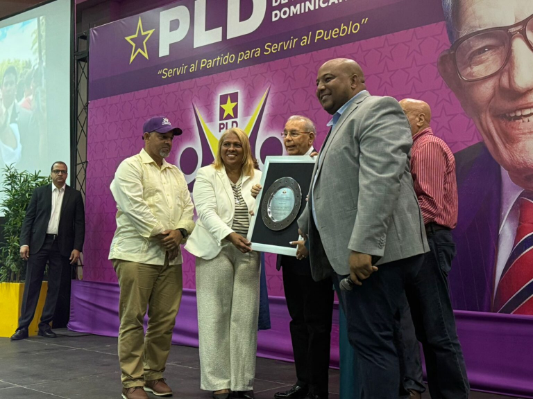 PLD reconoce legado social de Danilo y Margarita en celebración del Día de las Juntas de Vecinos
