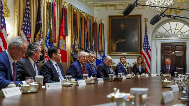 El Pentágono prepara una incursión terrestre que duraría semanas en Irán, según el Post