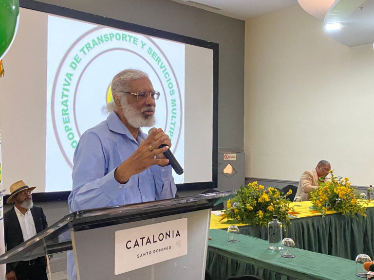 Juan Hubieres a Faride Raful sobre medidas en Semana Santa: “El que quiera beber romo que beba romo y el que quiera rezar que rece”