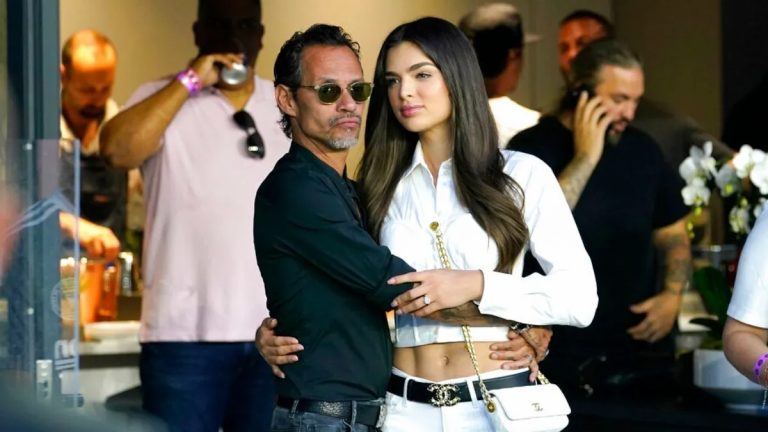 Marc Anthony y Nadia Ferreira revelan el género de su bebé