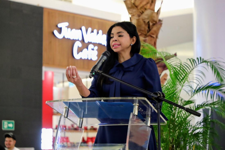 Procuradora evitó cancelación de madre de niño con autismo y plantea urgencia de atención integral en el país