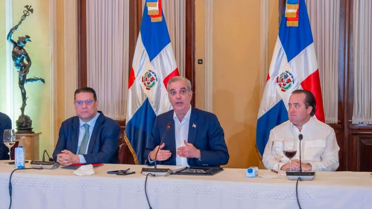 Abinader garantiza estabilidad en los precios en la canasta básica