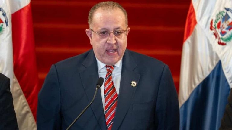 Gobierno califica como "grave" la crisis petrolera por la guerra en Medio Oriente y anuncia medidas